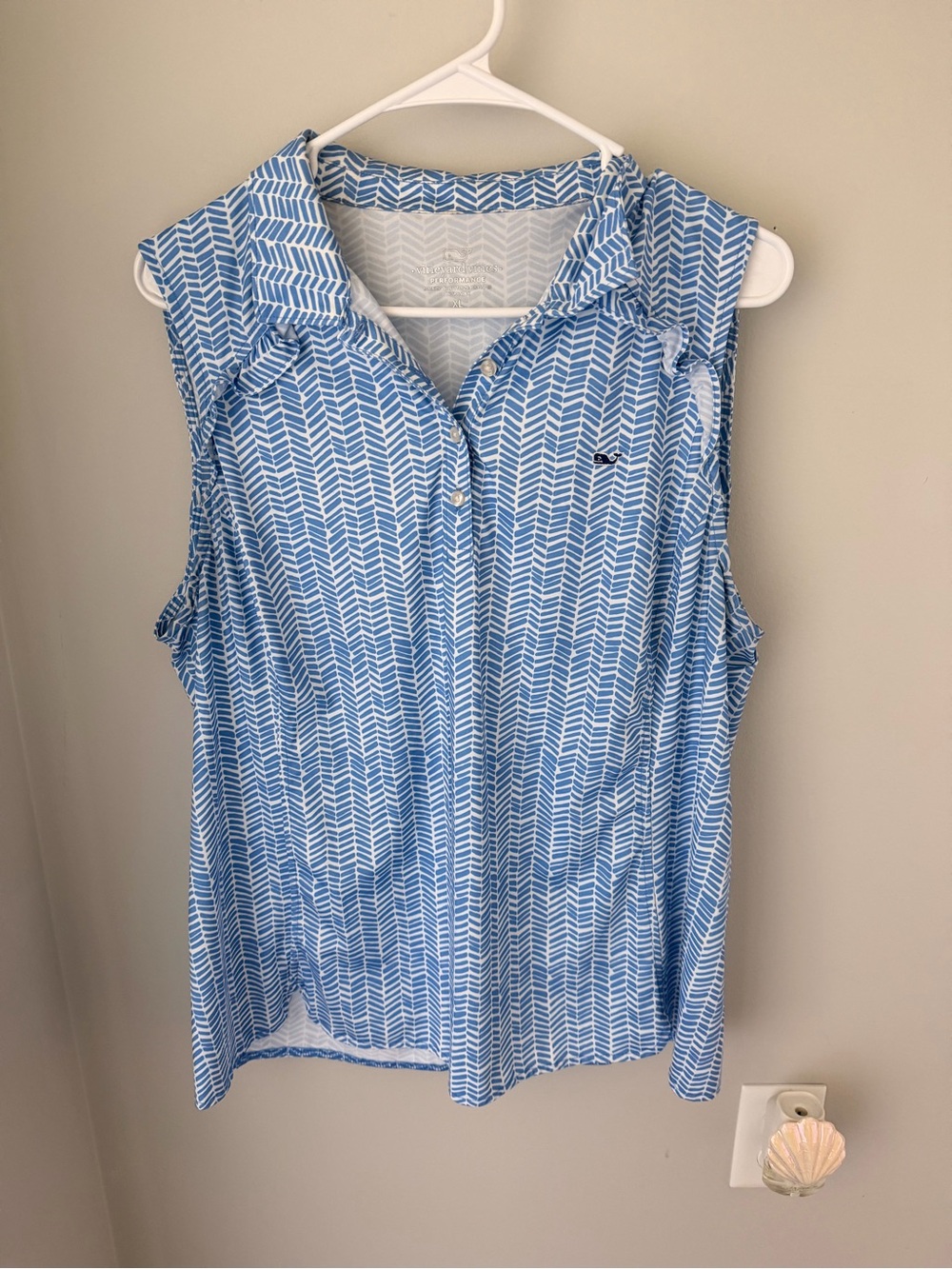 Vineyard Vines Blue Chevron Sleeveless Button-Front Top